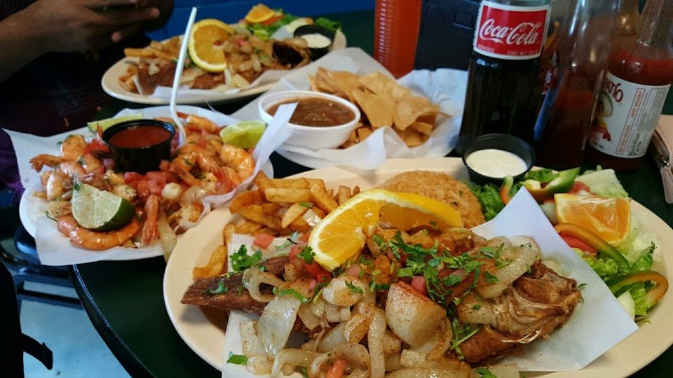Mojarra Y Camarones Fritos